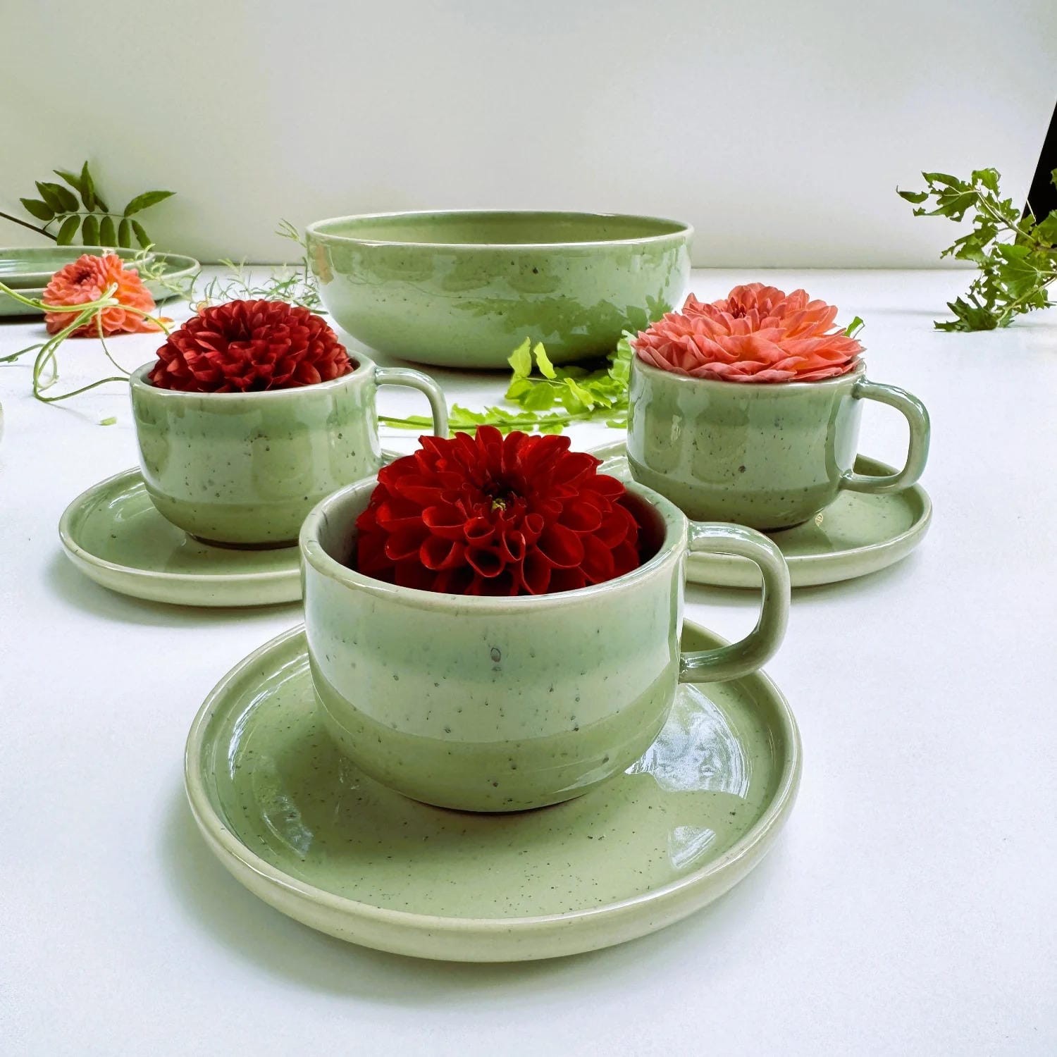 4-er Set Tasse + Teller Emma - grün gesprenkelt