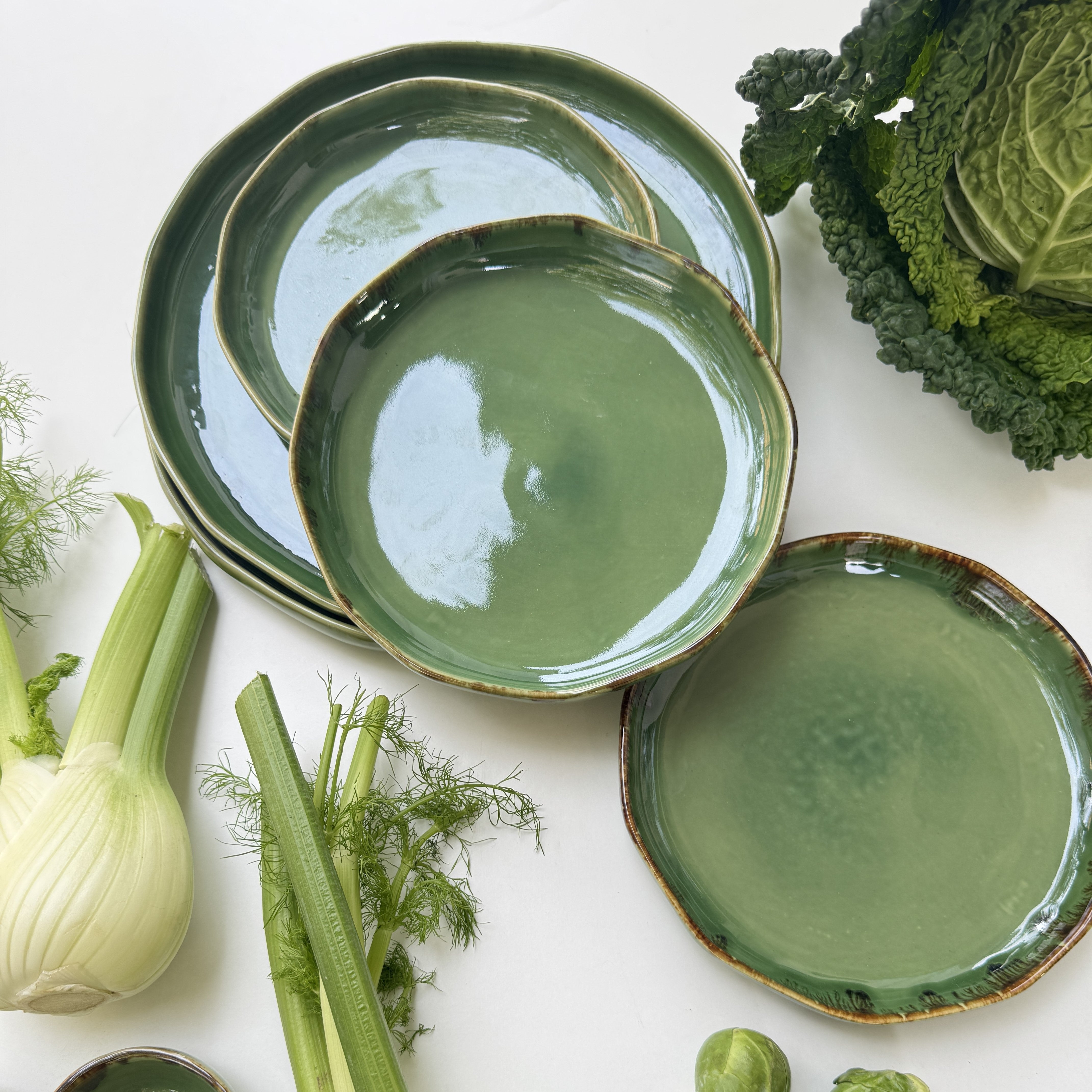 Steingut Teller Karl - Grüne Gundi - 28cm, handgemacht & feuerfest